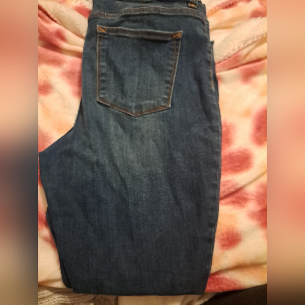 16W Maurices